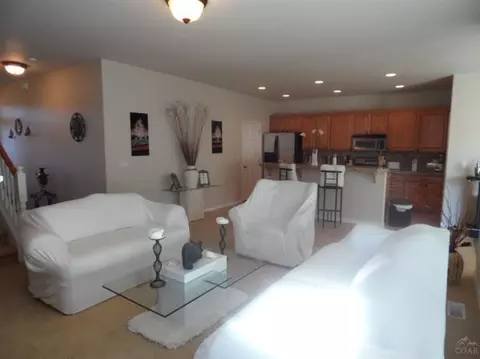 61172 Foxglove Loop, Bend, OR 97702 photo 3