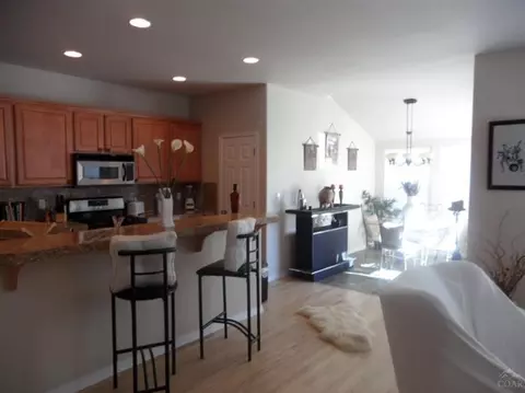 61172 Foxglove Loop, Bend, OR 97702 photo 4