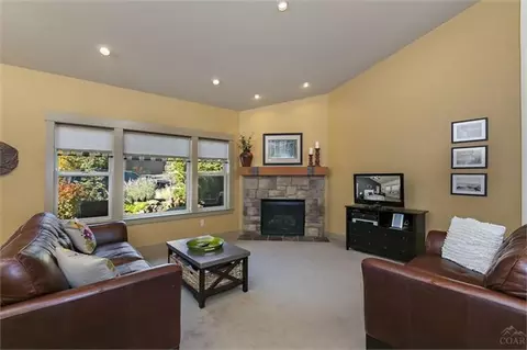 61432 Elder Ridge St, Bend, OR 97702 photo 2