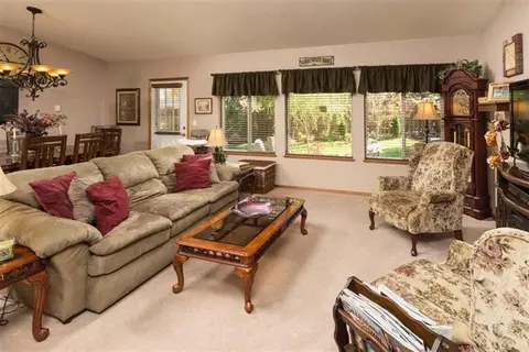 63282 Lavacrest St, Bend, OR 97701 photo 2