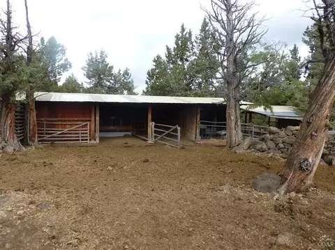 22885 Donna Ln, Bend, OR 97701 photo 18
