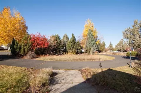 63286 Eastview Dr, Bend, OR 97701 photo 5