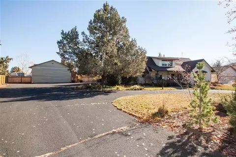 63286 Eastview Dr, Bend, OR 97701 photo 2