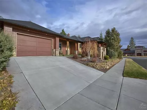 19582 Aster Ln, Bend, OR 97702 photo 4