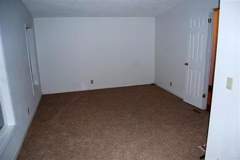 16058 Sparks Dr, La Pine, OR 97739 photo 9