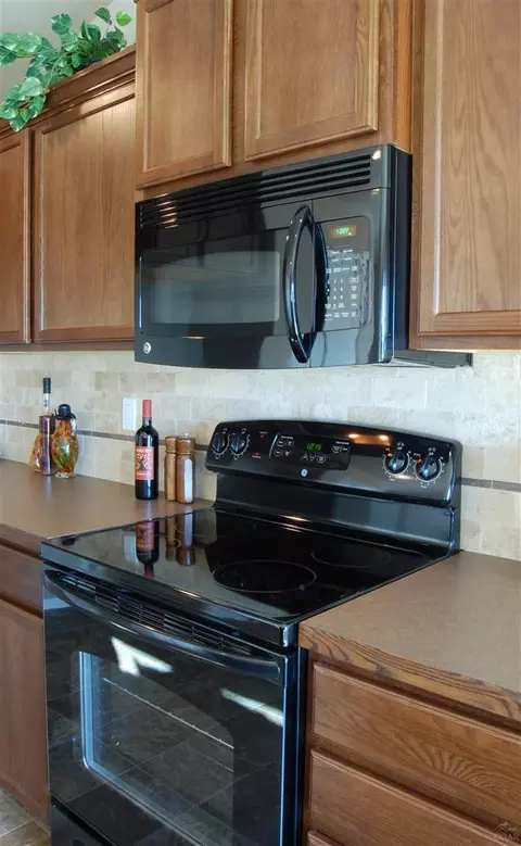 2793 NE Spring Water Pl, Bend, OR 97701 photo 3