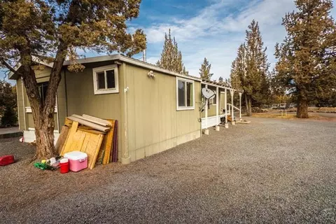 63925 Pioneer Loop, Bend, OR 97701 photo 8