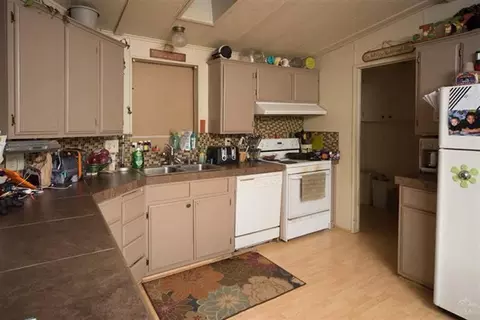 63925 Pioneer Loop, Bend, OR 97701 photo 2