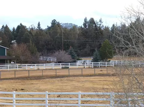 63350 Overtree Rd, Bend, OR 97701 photo 4