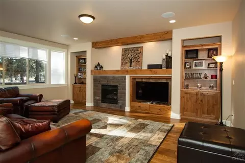 19121 Chiloquin Dr, Bend, OR 97701 photo 4
