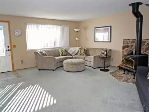 20964 W View Dr, Bend, OR 97702 photo 3