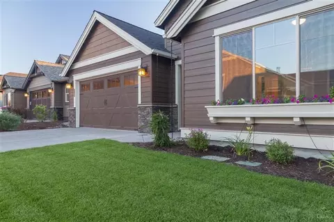 61129 SE Manhae Loop, Bend, OR 97702 photo 3