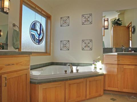 22285 Calgary Dr, Bend, OR 97702 photo 8