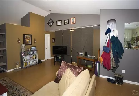 63345 Lavacrest St, Bend, OR 97701 photo 4