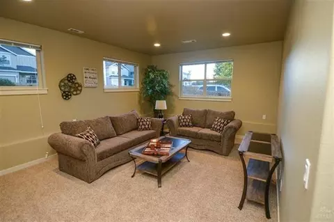 21184 Philly Ave, Bend, OR 97702 photo 9