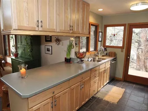 650 NW Broken Arrow Rd, Bend, OR 97701 photo 9
