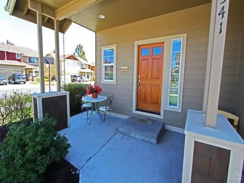 20541 Barrows Ct, Bend, OR 97702 photo 2