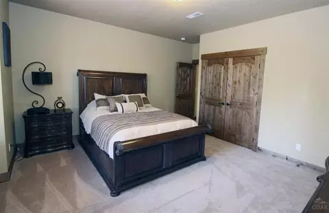 56696 Glowstone Loop, Bend, OR 97707 photo 15