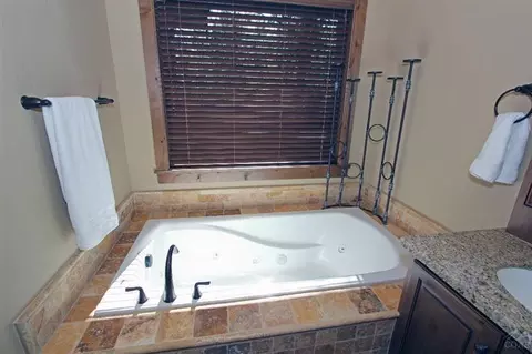 56696 Glowstone Loop, Bend, OR 97707 photo 11