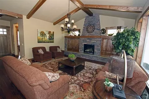56696 Glowstone Loop, Bend, OR 97707 photo 3