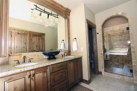 56696 Glowstone Loop, Bend, OR 97707 photo 10