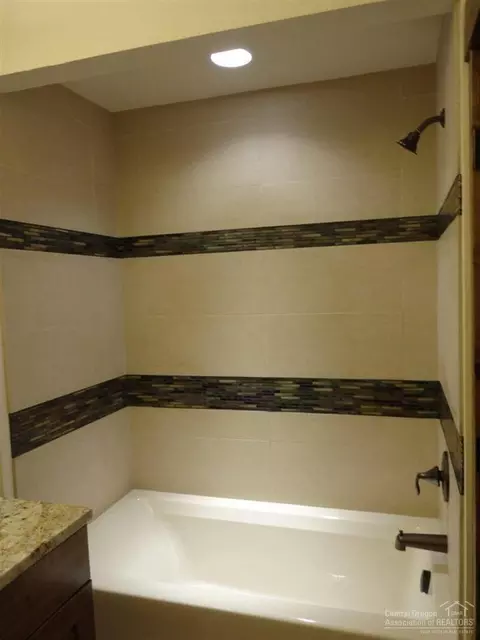 56671 Dancing Rock Loop, Bend, OR 97707 photo 17