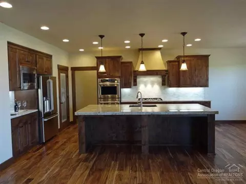 56671 Dancing Rock Loop, Bend, OR 97707 photo 5