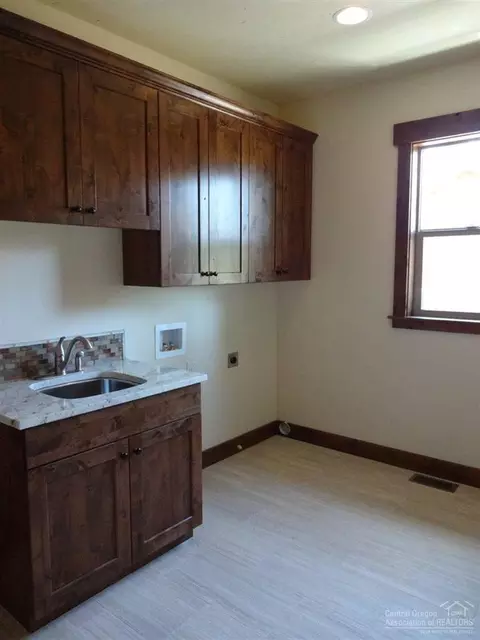 56671 Dancing Rock Loop, Bend, OR 97707 photo 13