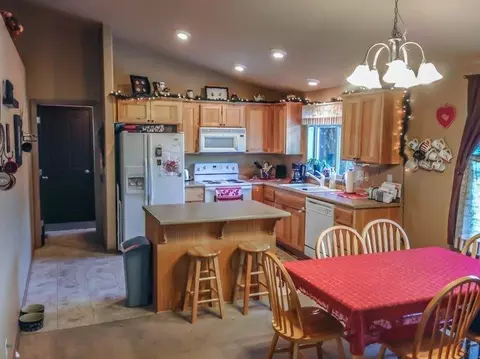 63281 Vogt Rd, Bend, OR 97701 photo 2