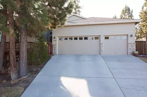 19919 Powers Rd, Bend, OR 97702 photo 2