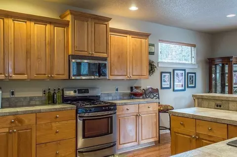 20556 Jacklight Ln, Bend, OR 97702 photo 8