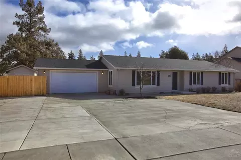 61144 Tapadera St, Bend, OR 97702 photo 2