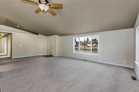 61144 Tapadera St, Bend, OR 97702 photo 5