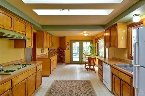 60669 SW River Bend Dr, Bend, OR 97702 photo 10