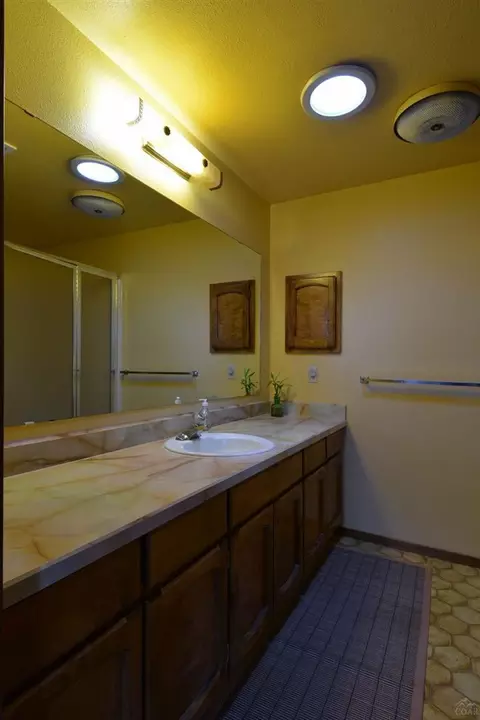 60669 SW River Bend Dr, Bend, OR 97702 photo 15