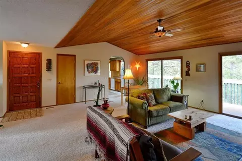 60669 SW River Bend Dr, Bend, OR 97702 photo 9