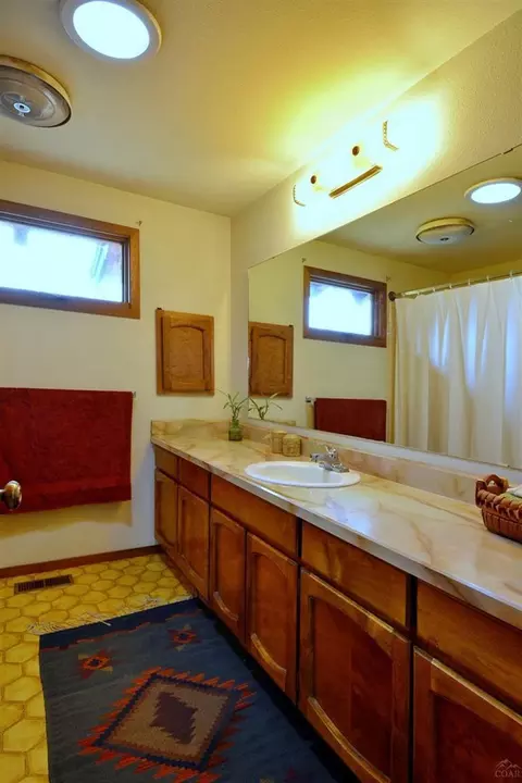 60669 SW River Bend Dr, Bend, OR 97702 photo 17
