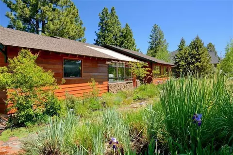 60669 SW River Bend Dr, Bend, OR 97702 photo 1