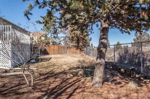 988 NE Locksley Dr, Bend, OR 97701 photo 17