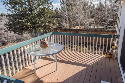 988 NE Locksley Dr, Bend, OR 97701 photo 19