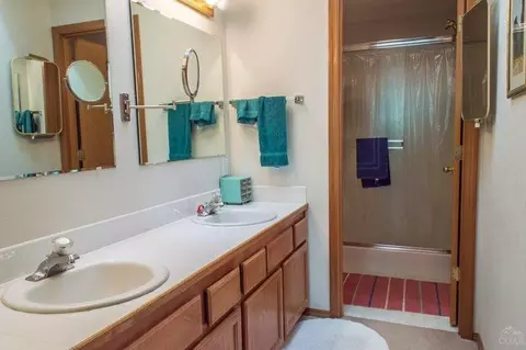 988 NE Locksley Dr, Bend, OR 97701 photo 12