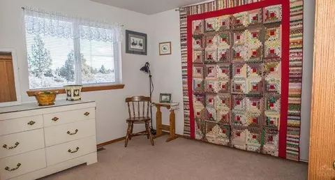 988 NE Locksley Dr, Bend, OR 97701 photo 14