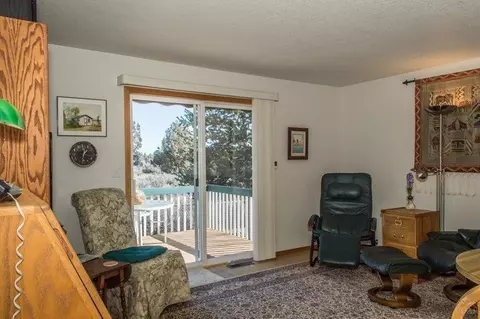 988 NE Locksley Dr, Bend, OR 97701 photo 8