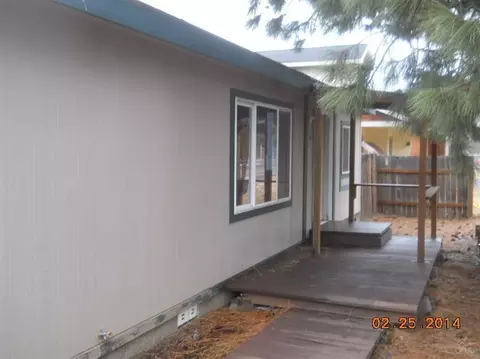 760 E Cascade Ave, Sisters, OR 97759 photo 2
