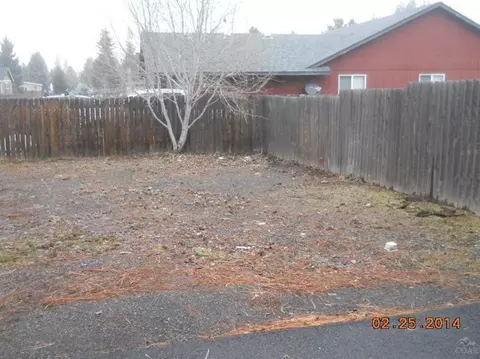 760 E Cascade Ave, Sisters, OR 97759 photo 3