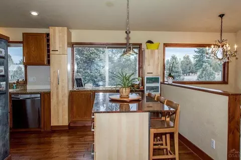22013 Banff Dr, Bend, OR 97702 photo 9