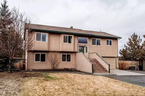 22013 Banff Dr, Bend, OR 97702 photo 2