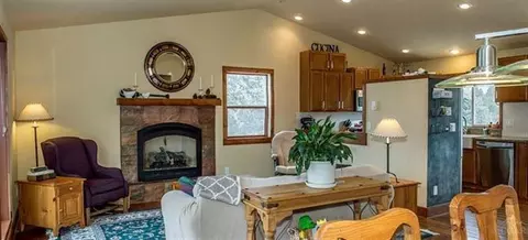 22013 Banff Dr, Bend, OR 97702 photo 3