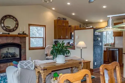 22013 Banff Dr, Bend, OR 97702 photo 5
