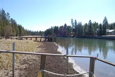 17233 Merganser Dr, Bend, OR 97707 photo 2